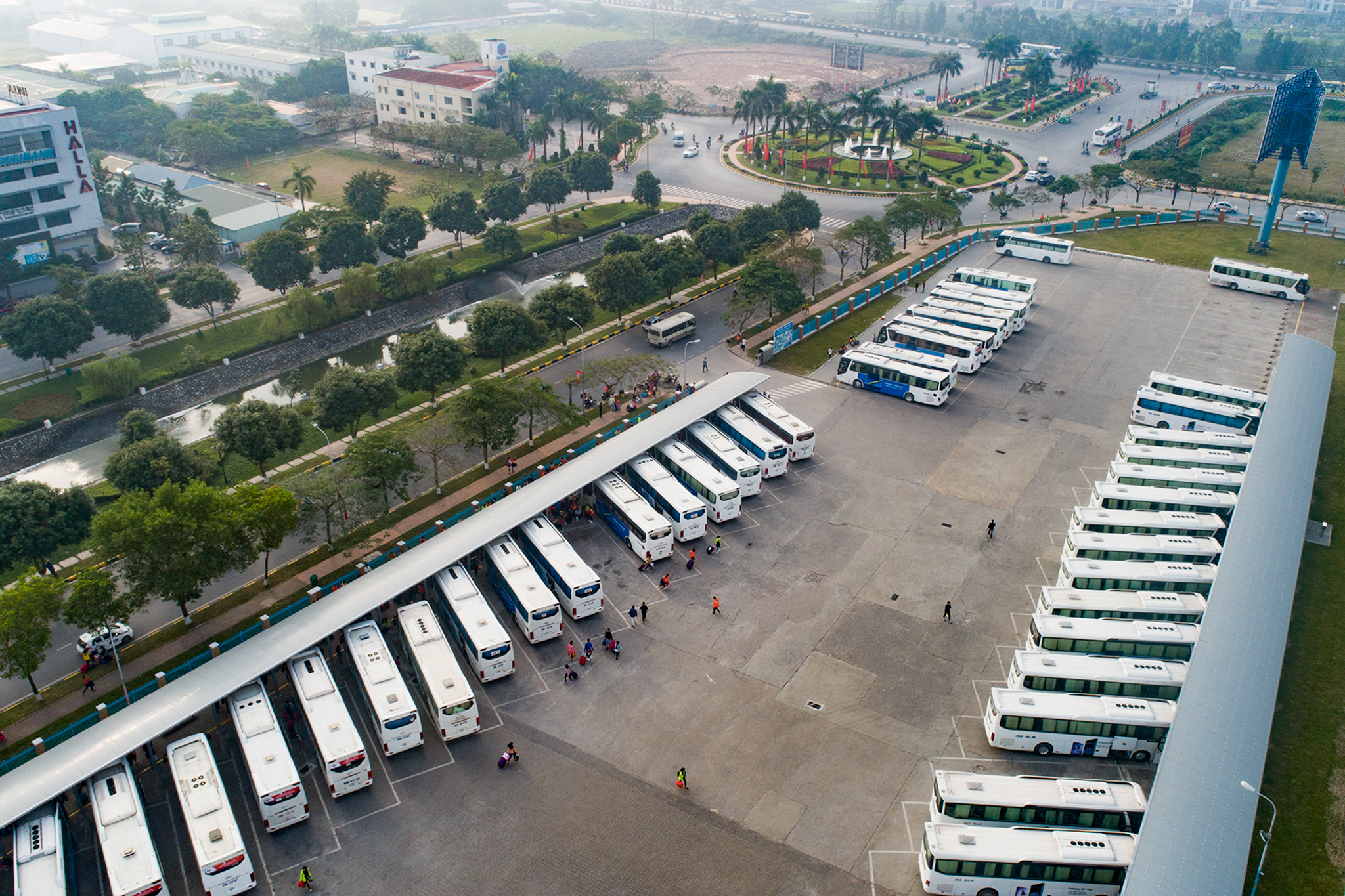 Hệ thống xe buýt đưa đón nhân viên Samsung lên đến gần 1.000 xe