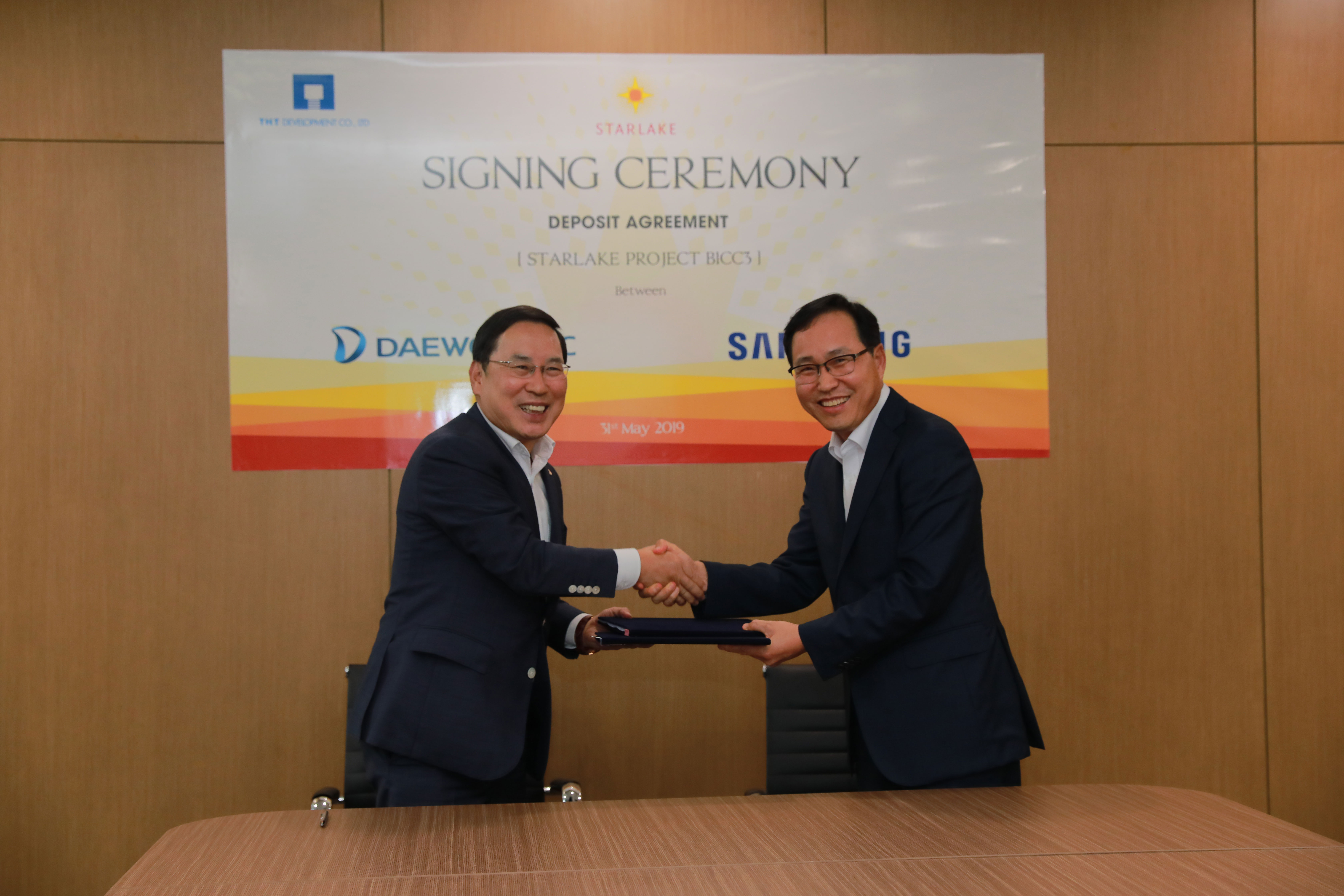 Đại diện Samsung Việt Nam và  Daewoo E&C ảnh 2